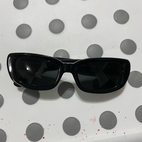 Prada sunglasses - Picture 2 of 3